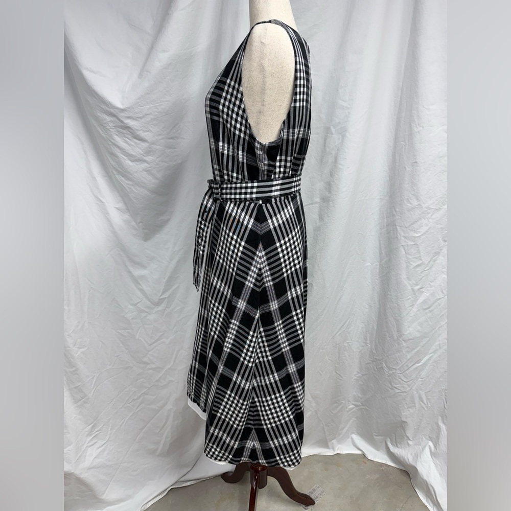 Ann Taylor Sleeveless Plaid Linen/Rayon Blend Midi Dress - Picture 2 of 8